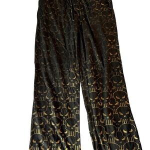 Stylish Black and Gold Skull Print Pants